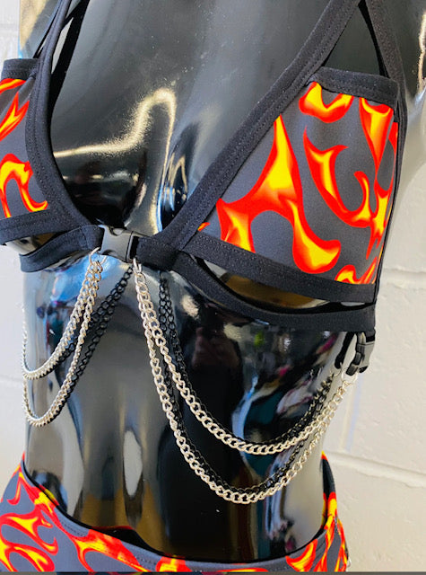 That's HOT cage chain top