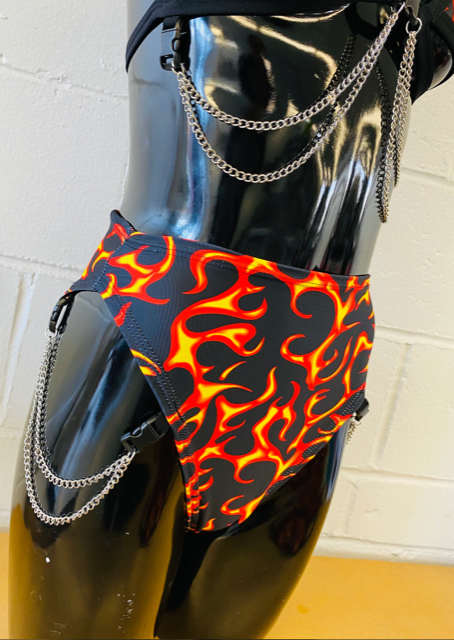 That's HOT high-waisted bottoms with chains