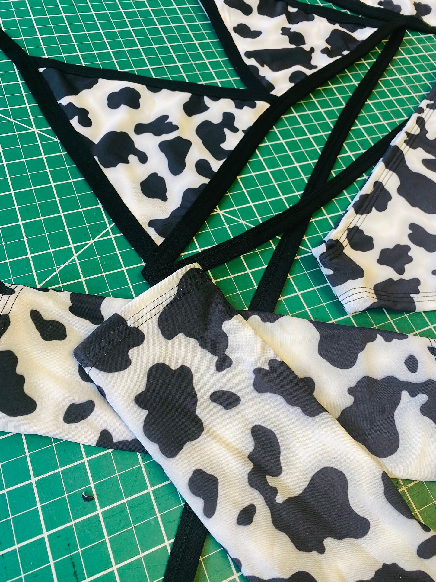 MOOOOOVE IT | Triangle Top + High Waisted High Cut Bottoms + Gloves