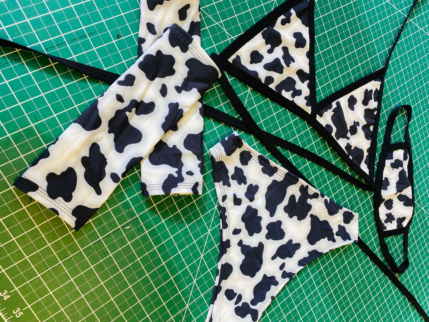 MOOOOOVE IT | Triangle Top + High Waisted High Cut Bottoms + Gloves