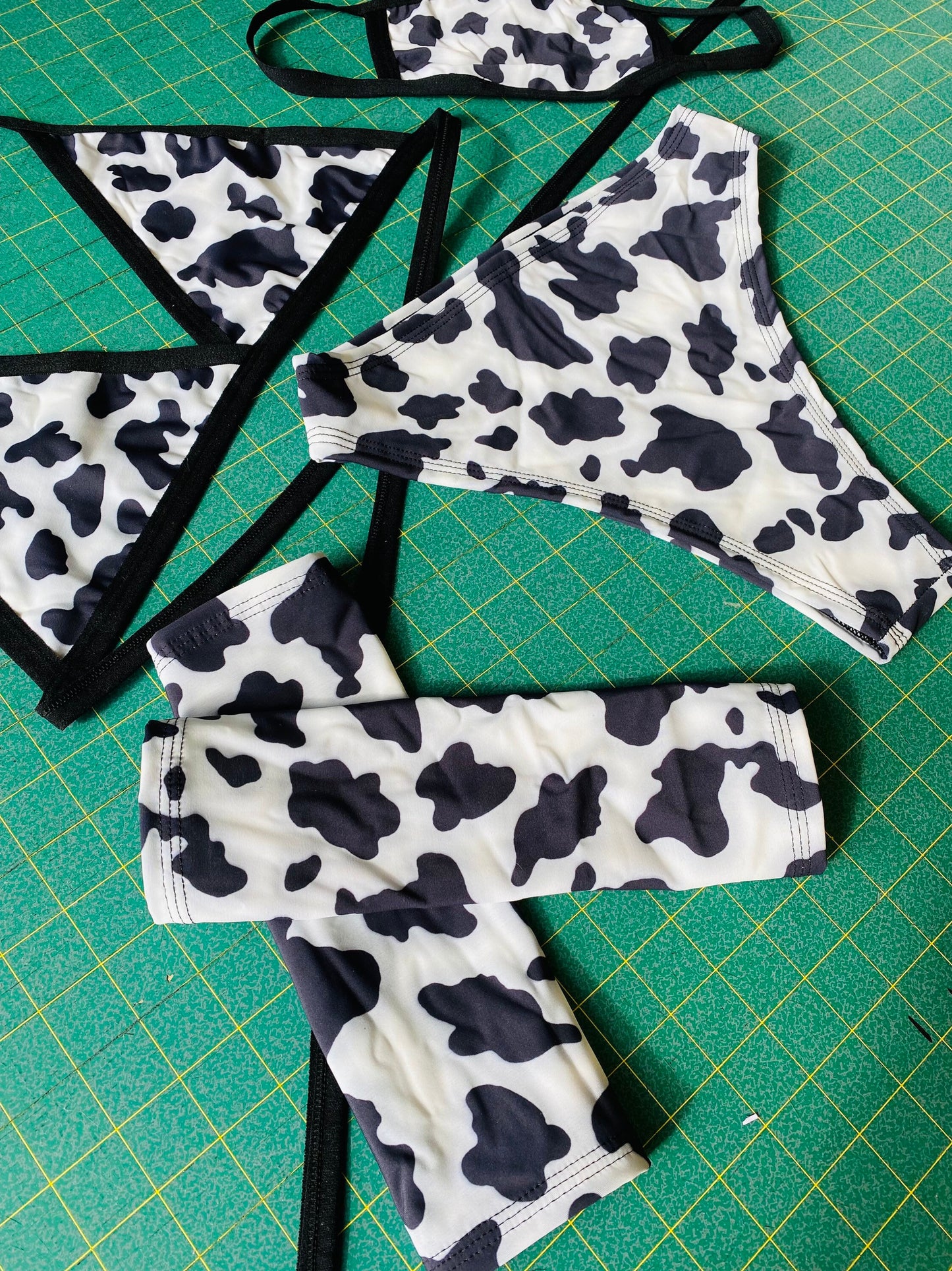 MOOOOOVE IT | Triangle Top + High Waisted High Cut Bottoms + Gloves