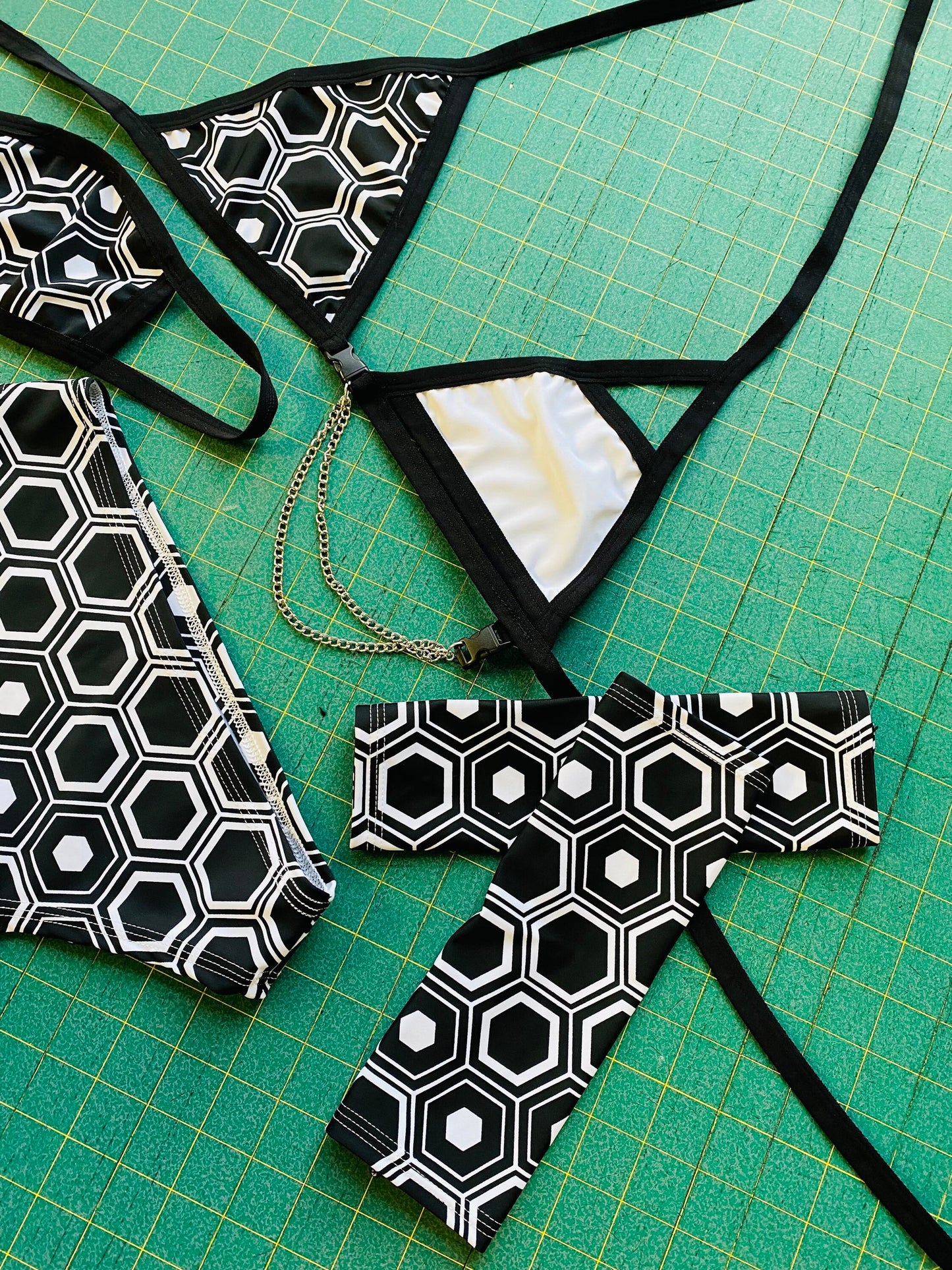 ICOSAHEDRON | REFLECTIVE | Chain Cage Top + High Waisted High Cut Chain Bottoms + Face Mask + Gloves, Women's Festival Outfit, Rave Set