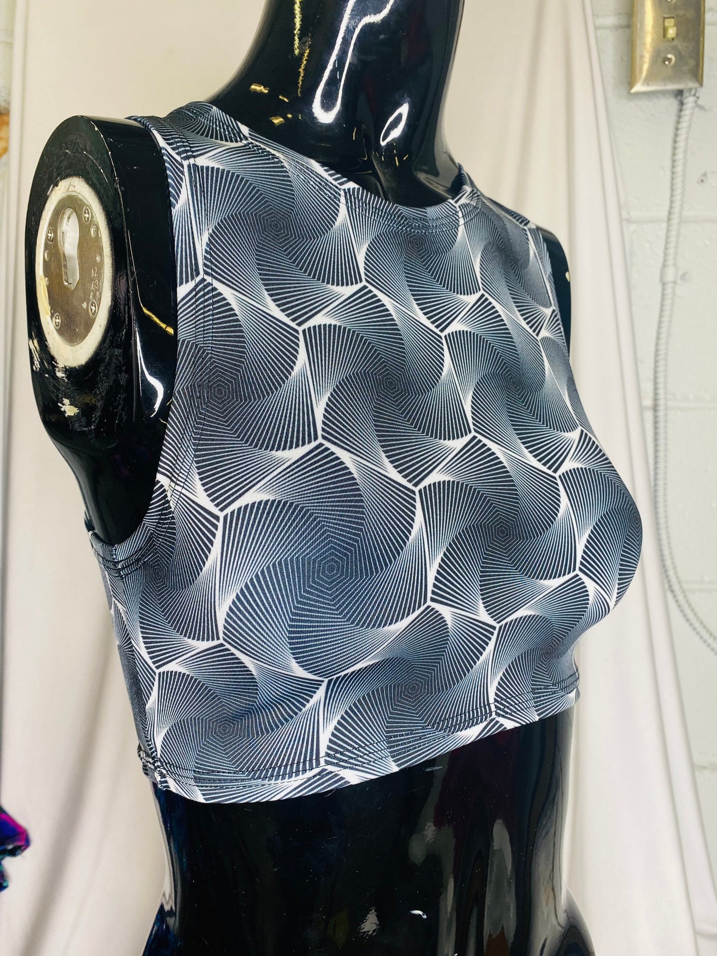 HEXX | Sporty Crop Top, Women's Festival Top, Rave Top
